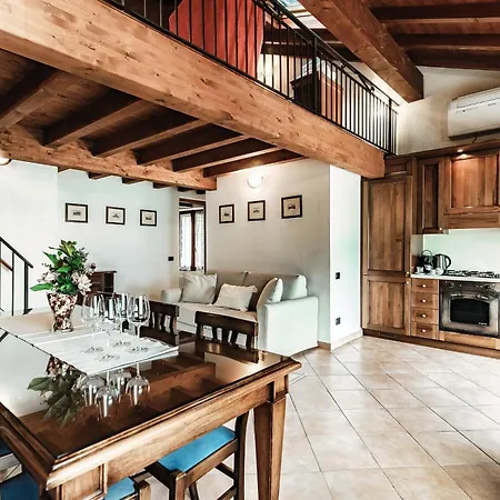 Lakeframe - By Myhomeincomo 아파트