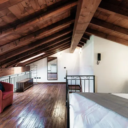 Apartment Lakeframe - By Myhomeincomo