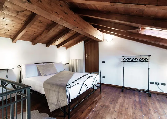 Lakeframe - By Myhomeincomo 아파트