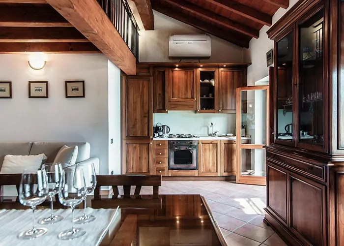 아파트 Lakeframe - By Myhomeincomo 블레비오