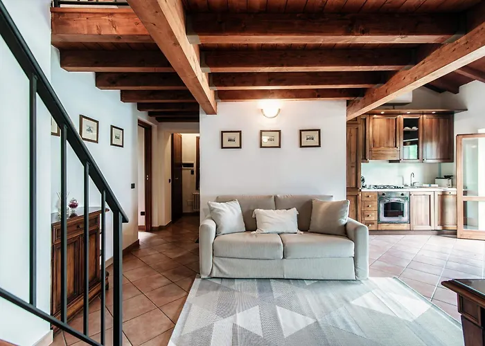 Διαμέρισμα Lakeframe - By Myhomeincomo *