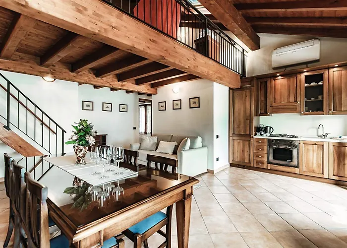 Lakeframe - By Myhomeincomo Διαμέρισμα